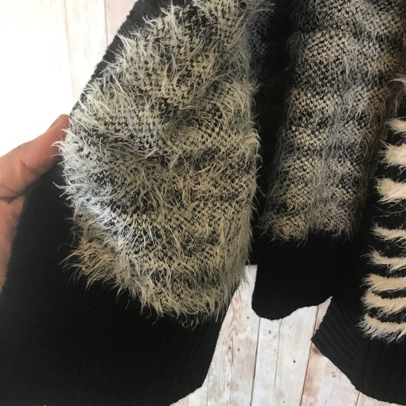 Chico’s Mohair Wool Blend Fuzzy Animal Print Vest Size (S/4) - Picture 7 of 11